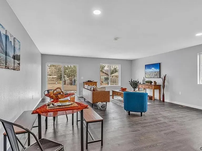 817 Forest Ave #B — Photo 9