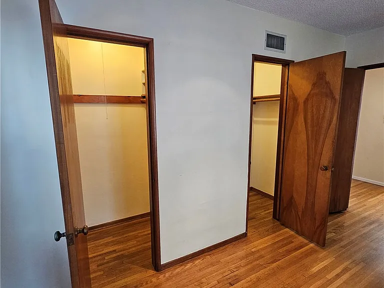 12627 Manor Dr — Photo 22