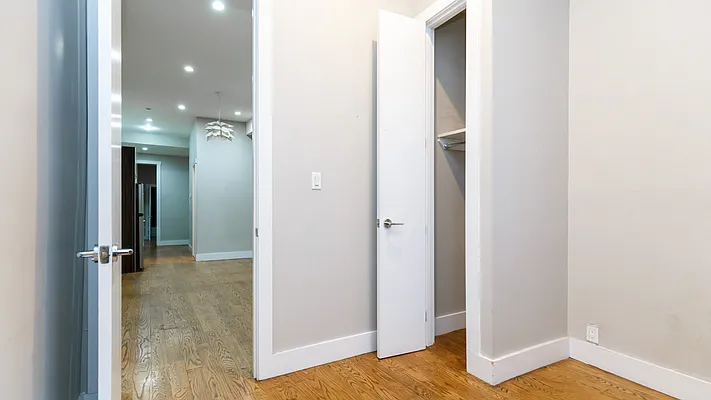 Rented by Nooklyn NYC LLC | media 19