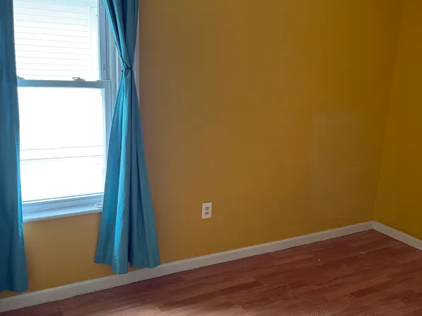 194-196 Parrott Ave #2, Bridgeport, CT 06606