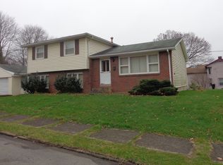 110 S 4th St, Sharpsville, PA 16150