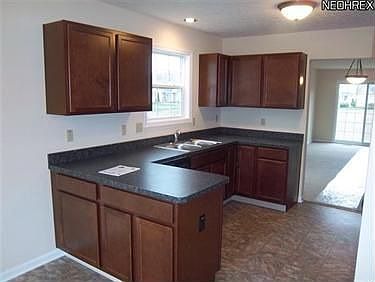 3rd image of 16848 Hinsdale Ct