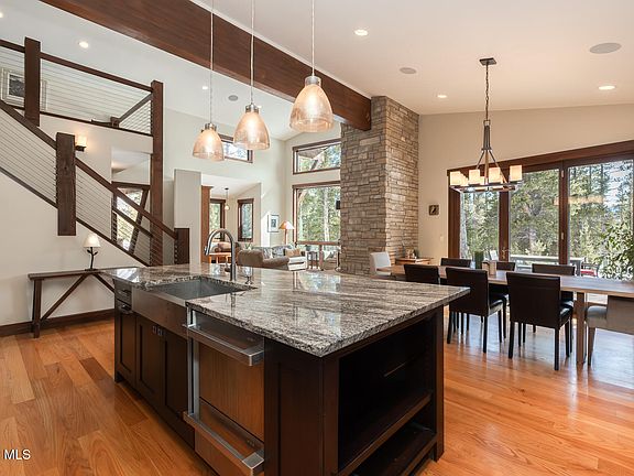 5th image of 492 Mountain Peak Road