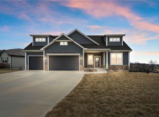 17701 Greyhawke Ridge Dr, Smithville, MO 64089