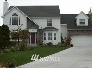 1062 W Edgewater Ln, Moses Lake, WA 98837