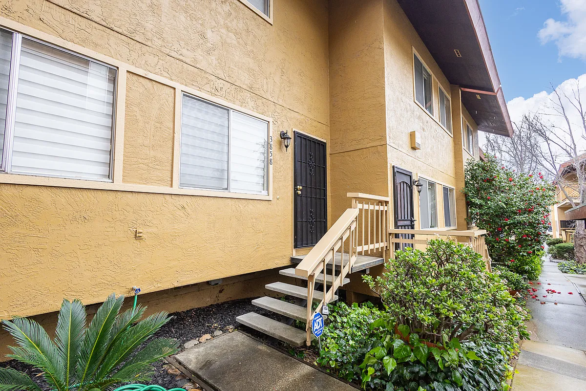 Building Photo - 3858 Maybelle Ave