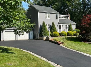 2 Evergreen Dr, Granby, CT 06035