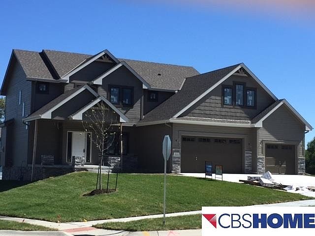 1st image of 801 S 185th St