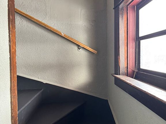 2nd image of 1106 E Lake Rd #2