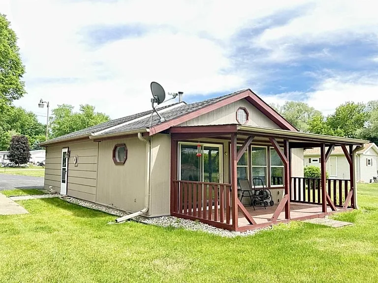 4631 Melody Ln — Photo 2