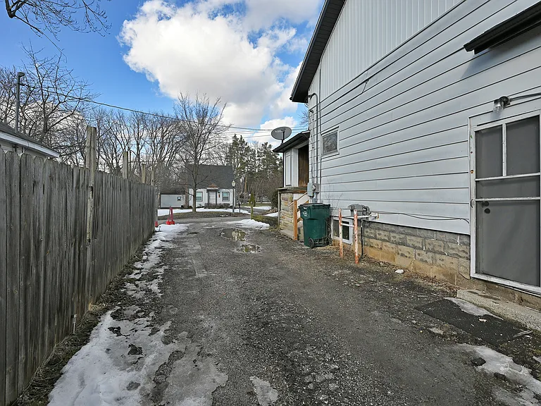 224 Crest St #1 — Photo 12