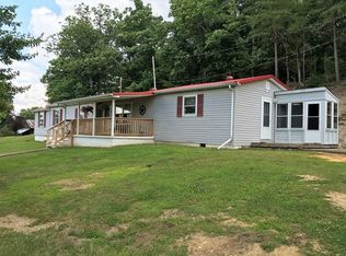 380 Picnic Hill Rd, Irvine, KY 40336