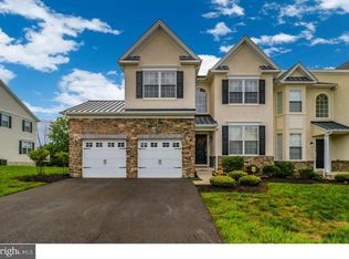 921 Ashford Ln, Blue Bell, PA 19422