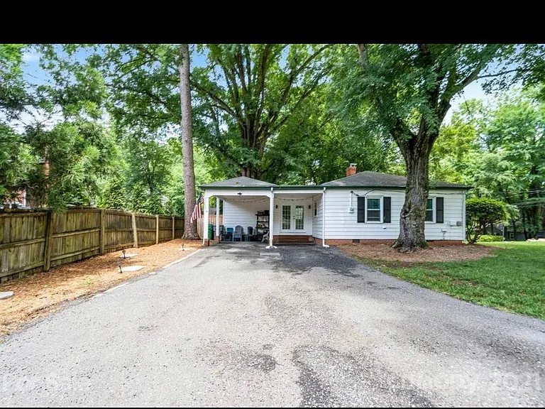 4326 Castleton Rd — Photo 5