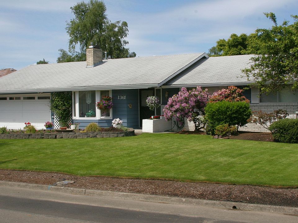 1st image of 1361 NE Queens Ln
