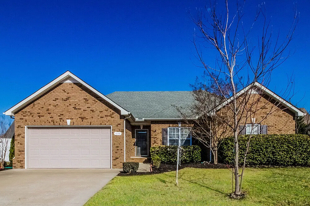3 bed, 2.5 bath, 1952 sqft, $3,250 — Photo 1