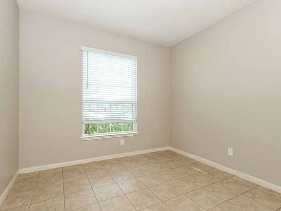5th image of 25178 Dickens Dr