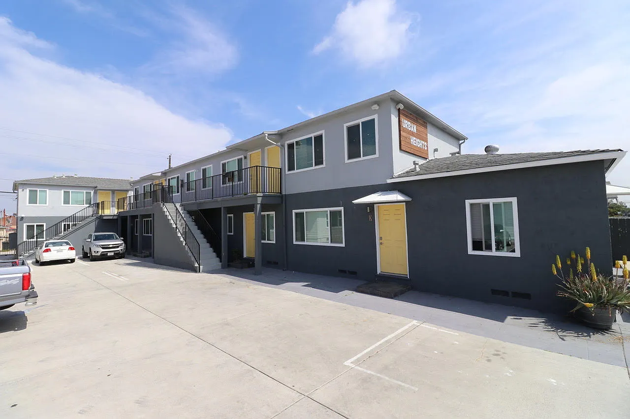 1 bed, 410 sqft, $1,795 — Photo 2