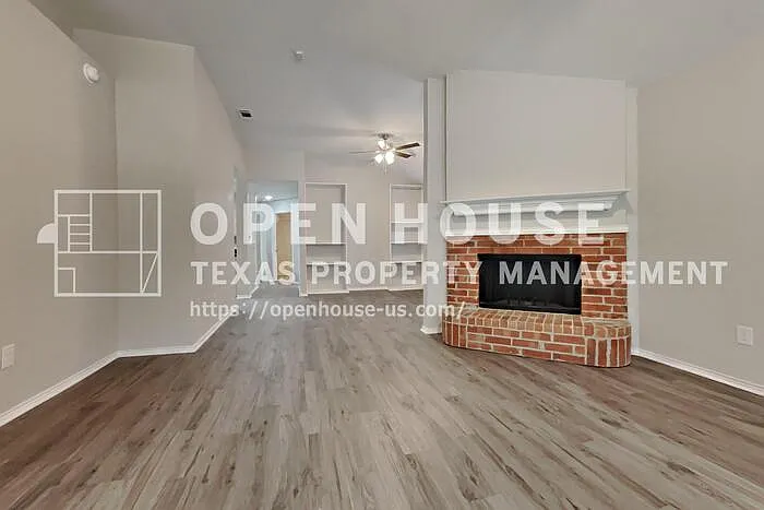 3 bed, 2.0 bath, 1587 sqft, $2,150 — Photo 4