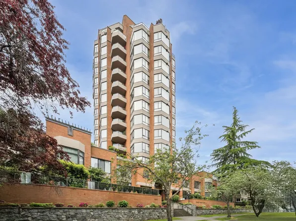 1860 Robson St #204, Vancouver, BC V6G 3C1