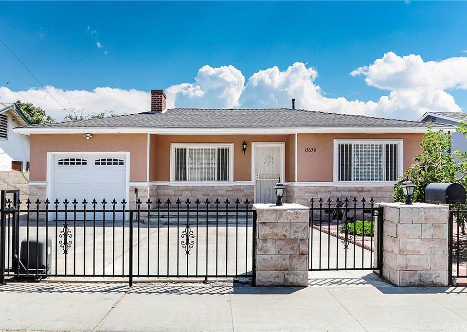 1st image of 13630 Los Angeles St