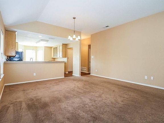 4th image of 6608 Basswood Dr
