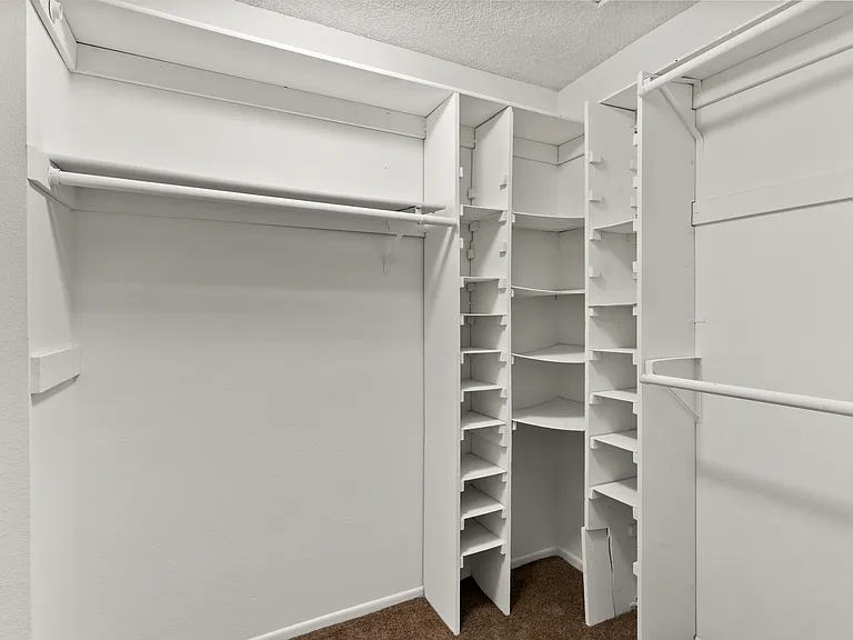 66 Christamon S — Photo 14