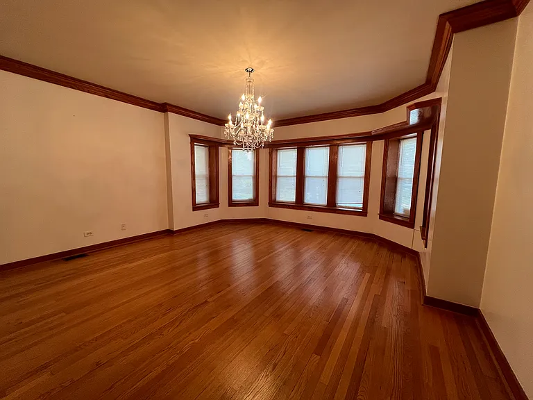 7821 S Paxton Ave #1 — Photo 2