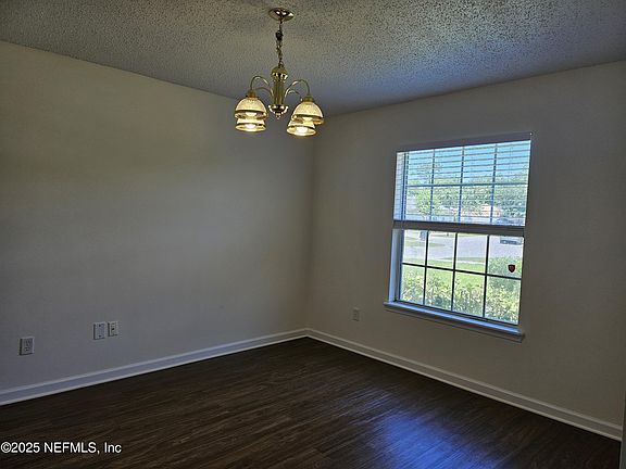 5th image of 10994 LAUREN OAK Lane S