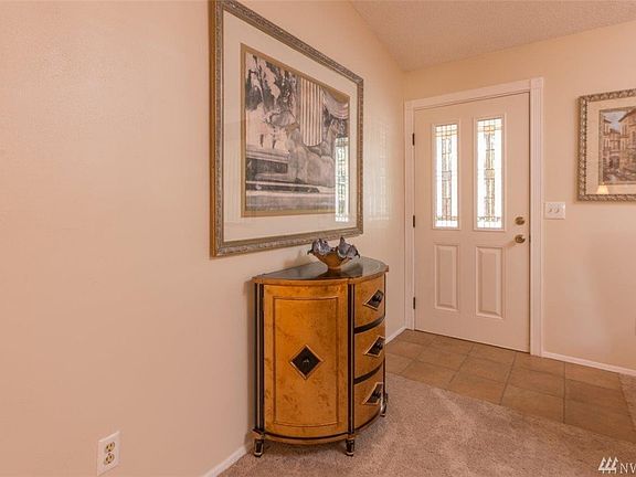 5th image of 50 Foxfield Dr
