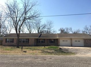 1203 N 15th St, Honey Grove, TX 75446