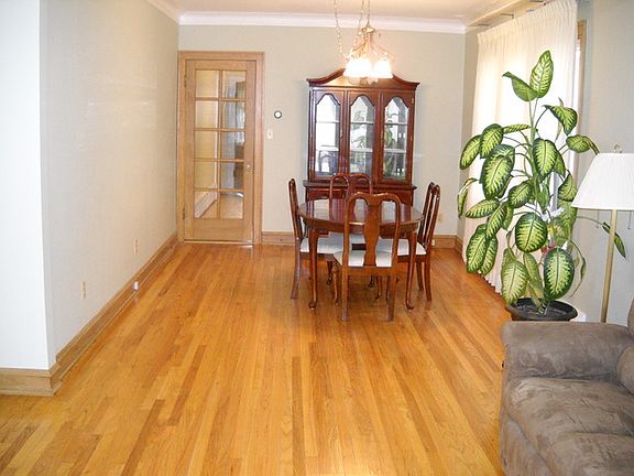 4th image of 2715 N 73rd Ct