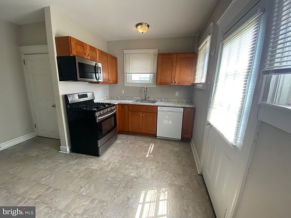 4th image of 2702 Edgmont Ave