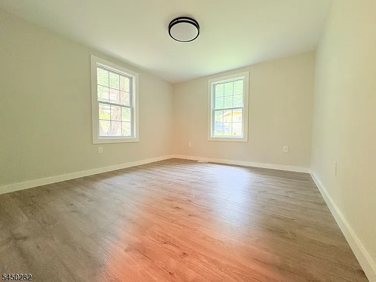 34 Northwood Dr — Photo 9