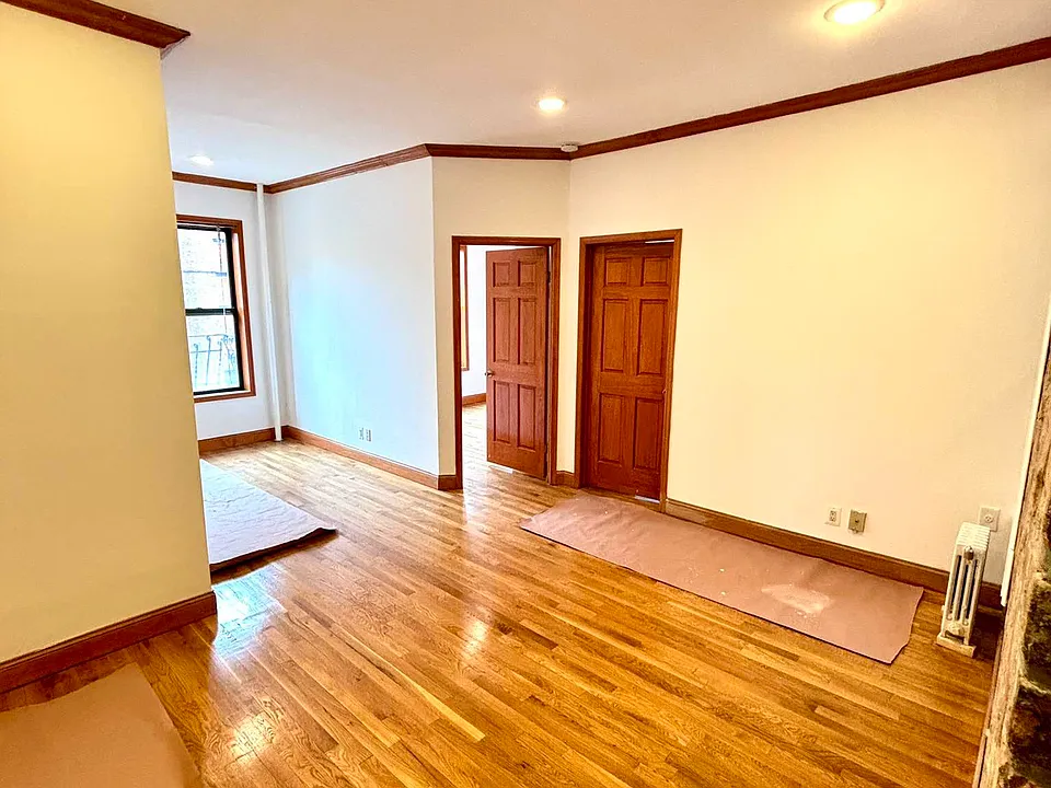 11 Avenue D #12