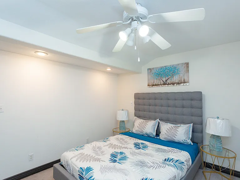 610 W Hermosa Dr — Photo 32
