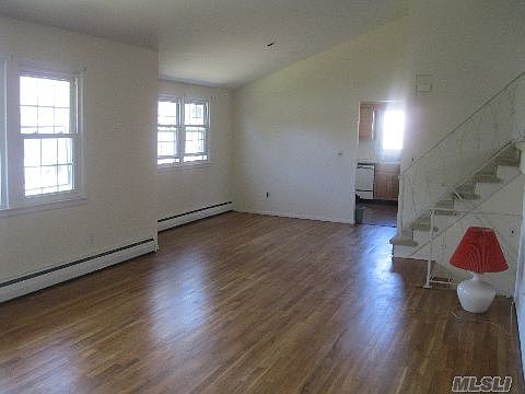 5th image of 39 Harriet Ln