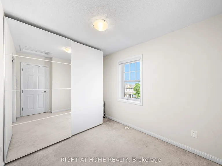 291 Woodley Cres — Photo 26