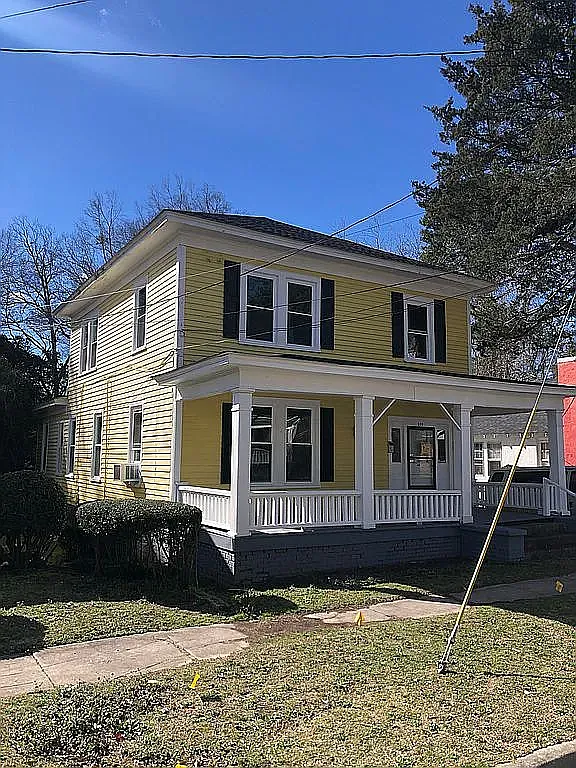 3 bed, 1100 sqft, $875 — Photo 1
