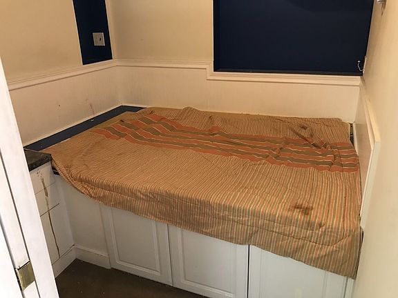 5th image of 4205 48th Ave APT 6G