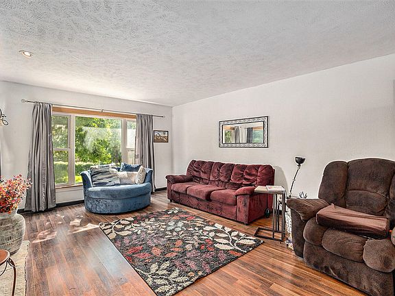 5th image of 3035 Kalamazoo Ave SE