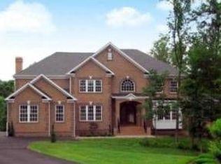 1639 White Pine Dr, Vienna, VA 22182