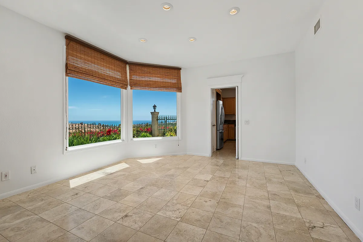 4 bed, 3507 sqft, $11,999 — Photo 4