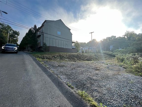 2nd image of 475 Wyola St