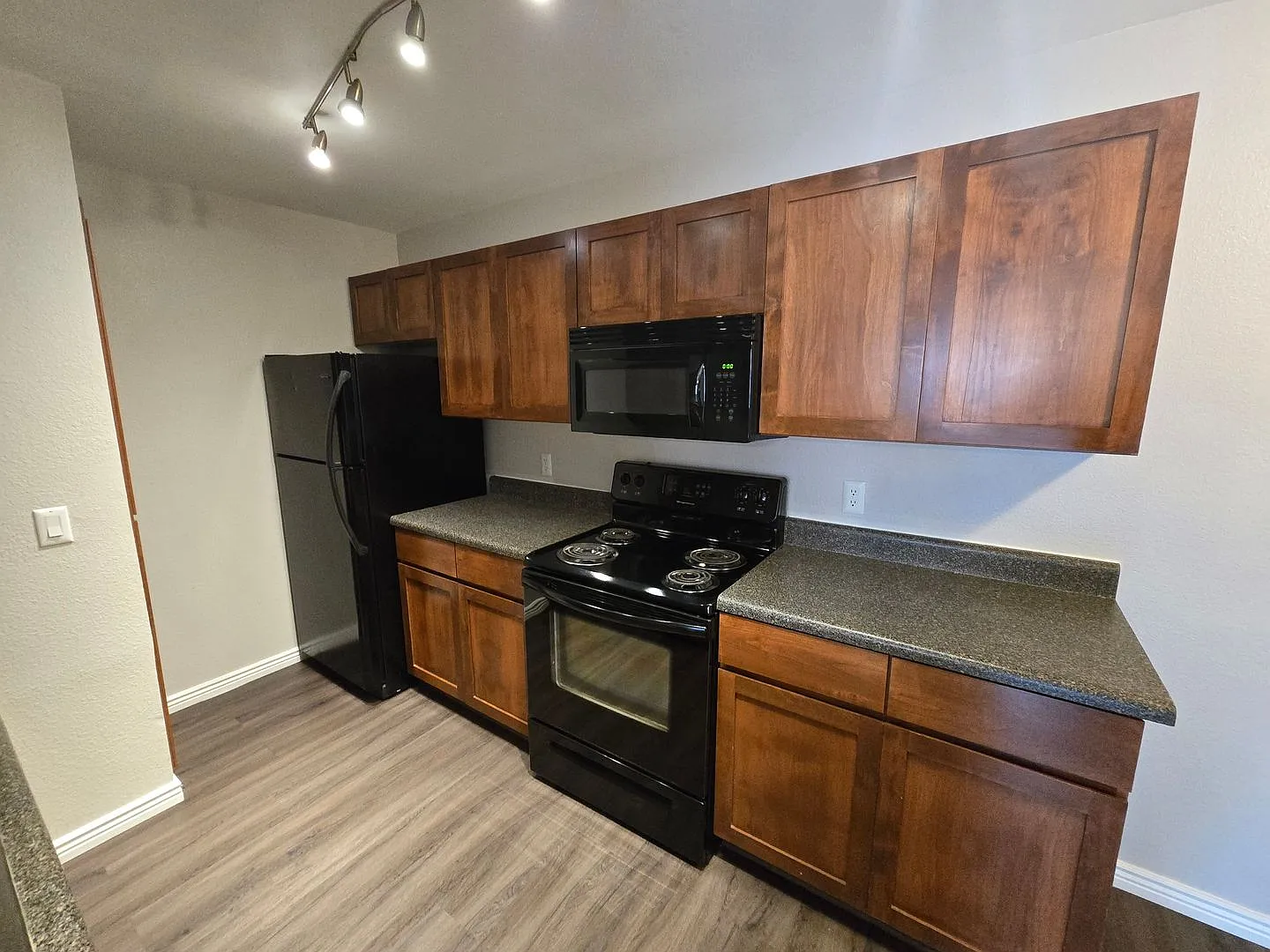 2bd/2ba West-Flagstaff Condo! - Near Nau/Ccc. On Nau Bus Route! Students & Pets Ok Avail Now!! — Photo 4