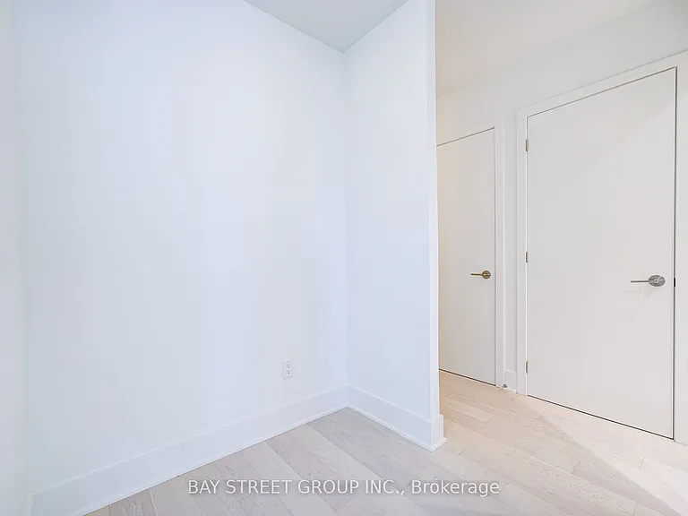11 Yorkville Ave #2312 — Photo 9