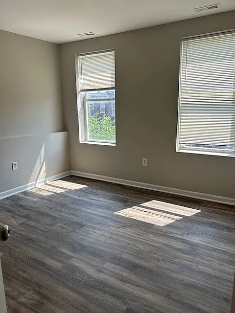 3 bed, 1.5 bath, 646 sqft, $1,650 — Photo 3