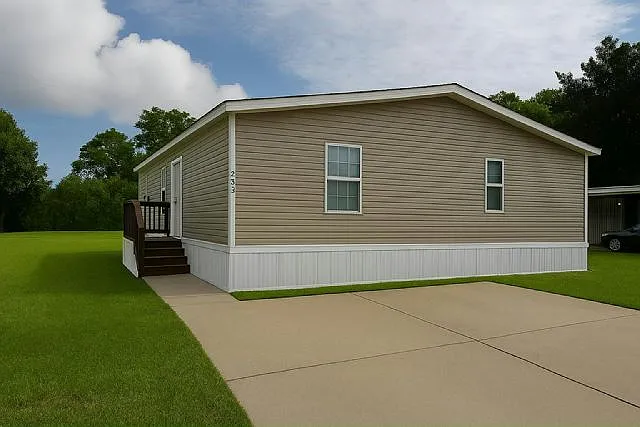 3 bed, 2.0 bath, 1040 sqft, $1,975 — Photo 1