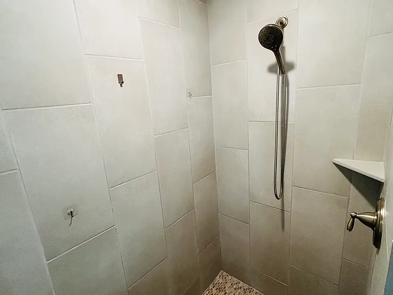 1045 Drew Ln — Photo 13