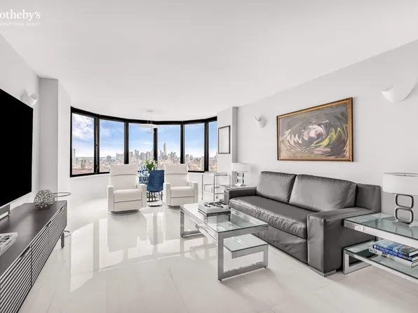 330 East 38th Street image 1 of 12